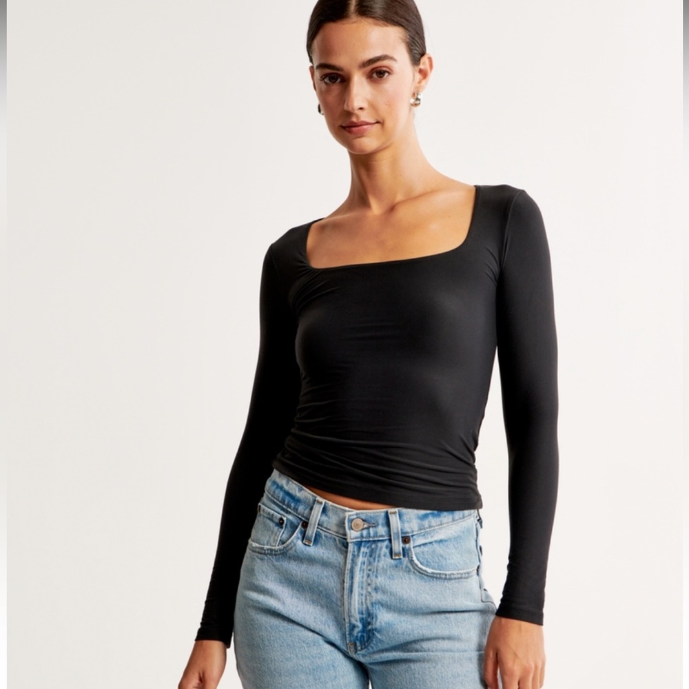 Abercrombie & Fitch Soft matte seamless long sleeve tuckable square neck top